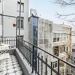 Апартаменты Flat With Balcony And Bosphorus View In Beyoglu Стамбул