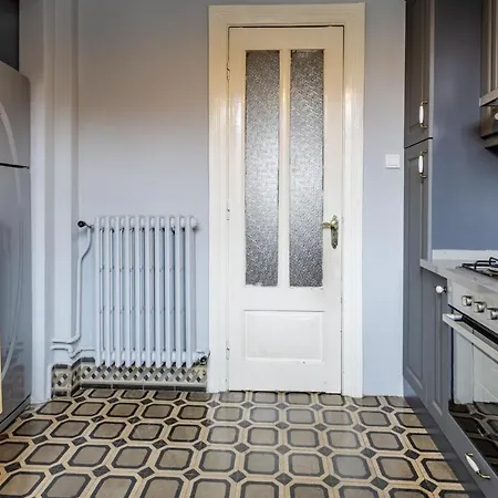 Apartman Flat With Balcony And Bosphorus View In Beyoglu