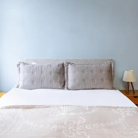 Flat With Balcony And Bosphorus View In Beyoglu