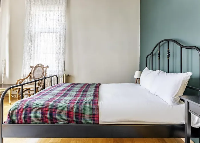 Flat With Balcony And Bosphorus View In Beyoglu * איסטמבול