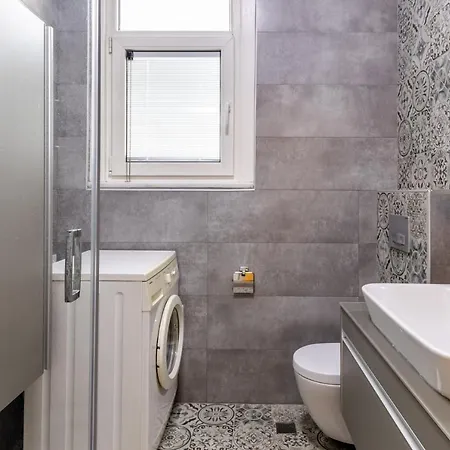 Flat With Balcony And Bosphorus View In Beyoglu 公寓 *