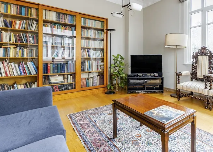 Flat With Balcony And Bosphorus View In Beyoglu * اسطنبول