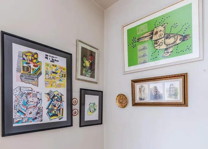 Flat With Balcony And Bosphorus View In Beyoglu *