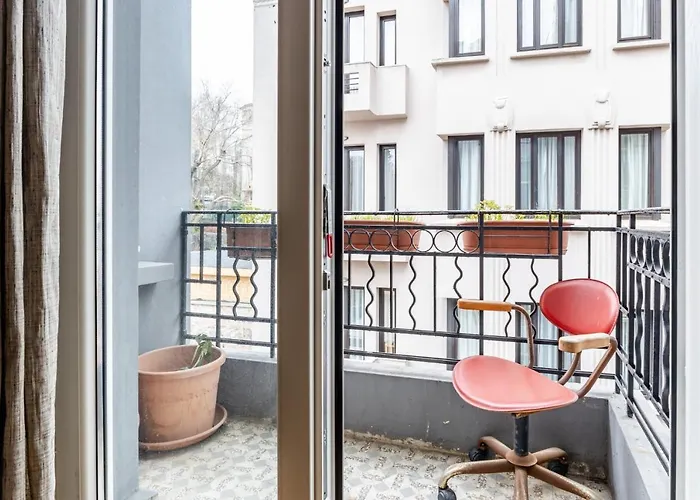 Flat With Balcony And Bosphorus View In Beyoglu اسطنبول