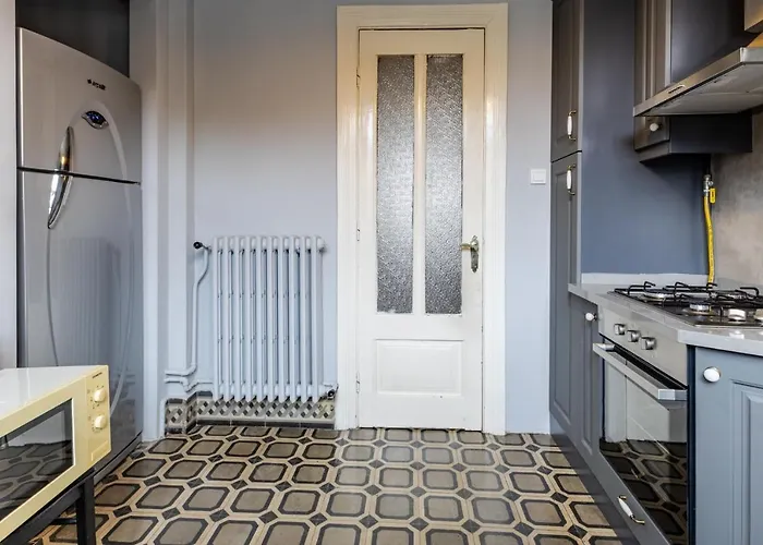 شقة Flat With Balcony And Bosphorus View In Beyoglu