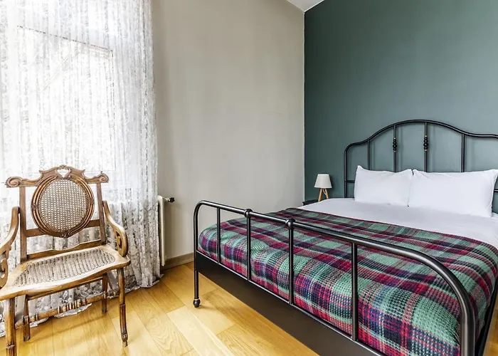 Flat With Balcony And Bosphorus View In Beyoglu *