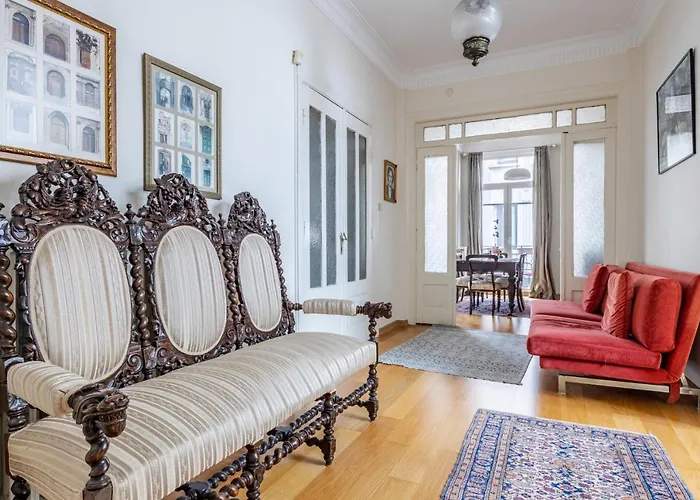 Flat With Balcony And Bosphorus View In Beyoglu شقة اسطنبول